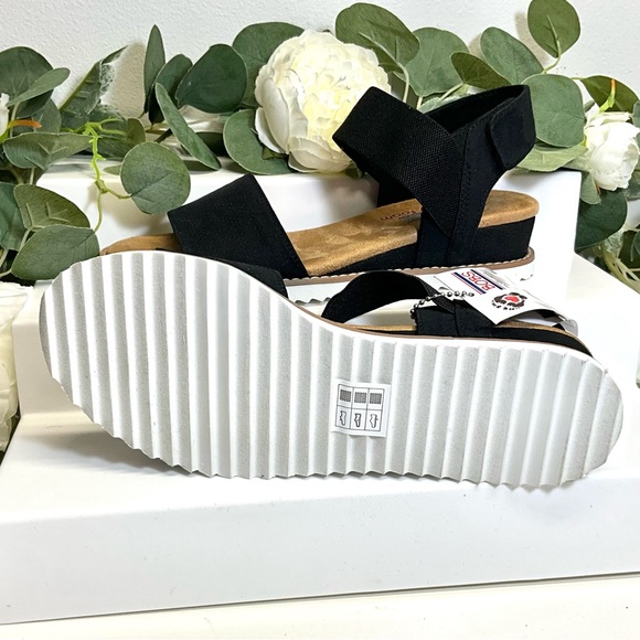 Skechers Womens Desert Kiss Black Ankle Strap Heel Wedge Sandals Shoes NWT - Picture 6 of 8